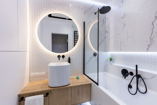 Small bathroom design ideas and tricks | PHOTOCREO Michal Bednarek / Shutterstock